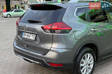 Внедорожник / Кроссовер Nissan Rogue 2017 в 