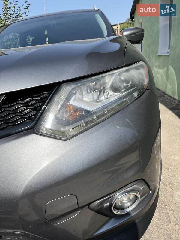 Внедорожник / Кроссовер Nissan Rogue 2016 в Полтаве