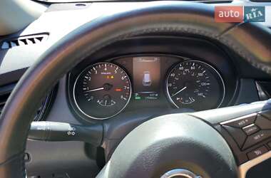 Внедорожник / Кроссовер Nissan Rogue 2017 в Ровно