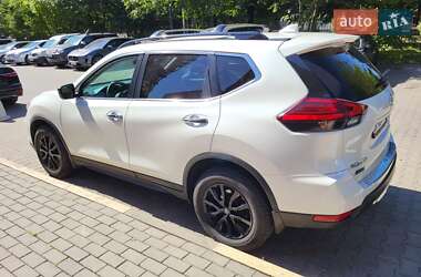 Внедорожник / Кроссовер Nissan Rogue 2017 в Ровно