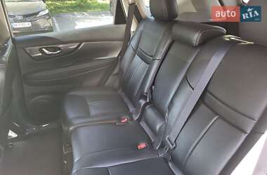 Внедорожник / Кроссовер Nissan Rogue 2017 в Ровно