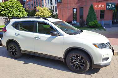 Внедорожник / Кроссовер Nissan Rogue 2017 в Ровно