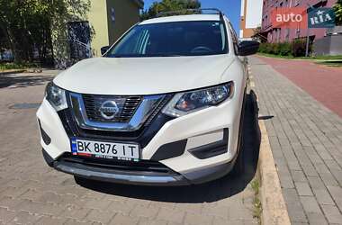 Внедорожник / Кроссовер Nissan Rogue 2017 в Ровно