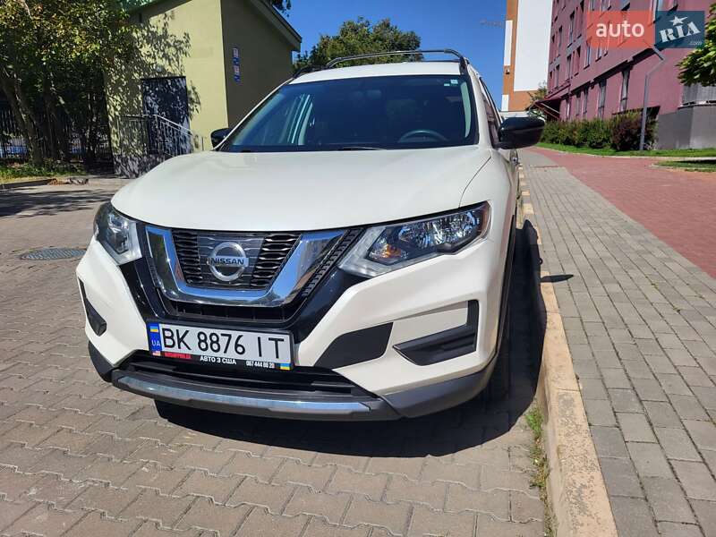Внедорожник / Кроссовер Nissan Rogue 2017 в Ровно