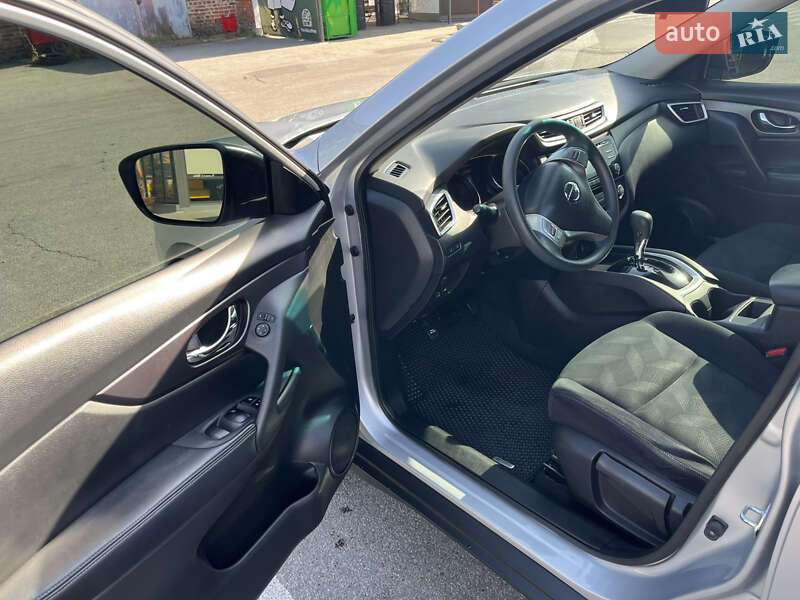 Позашляховик / Кросовер Nissan Rogue 2016 в Чернігові