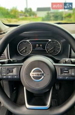 Внедорожник / Кроссовер Nissan Rogue 2021 в 