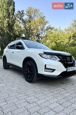 Позашляховик / Кросовер Nissan Rogue 2017 в Сумах