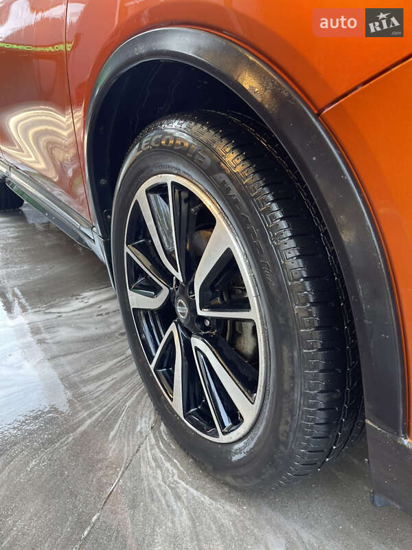 Внедорожник / Кроссовер Nissan Rogue 2017 в Харькове