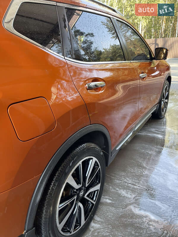 Внедорожник / Кроссовер Nissan Rogue 2017 в Харькове