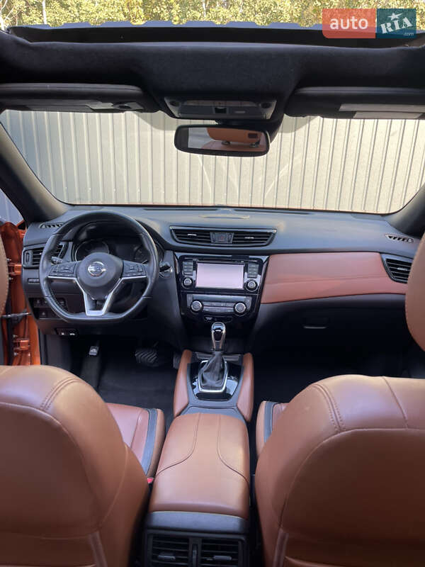 Внедорожник / Кроссовер Nissan Rogue 2017 в Харькове