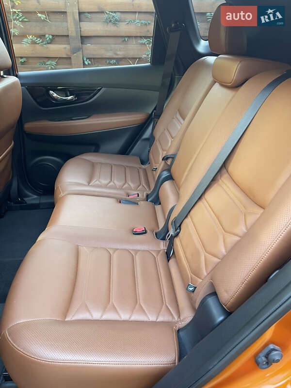 Внедорожник / Кроссовер Nissan Rogue 2017 в Харькове