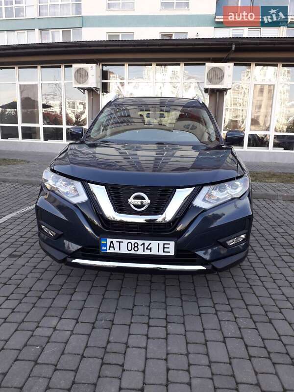 Позашляховик / Кросовер Nissan Rogue 2016 в Івано-Франківську