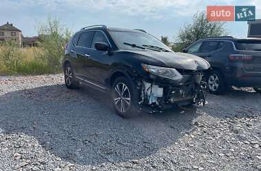 Внедорожник / Кроссовер Nissan Rogue 2017 в Львове