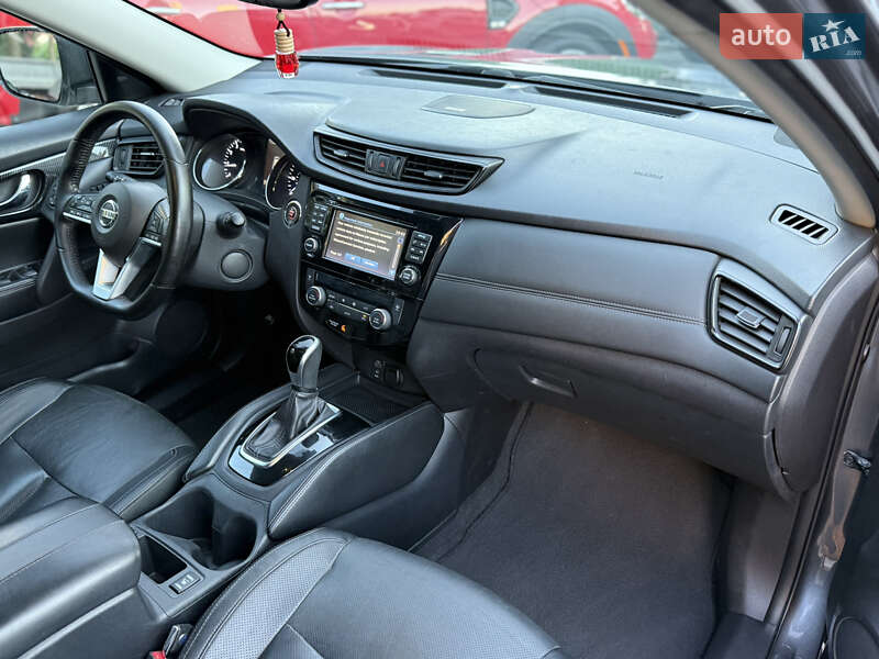 Внедорожник / Кроссовер Nissan Rogue 2017 в Одессе