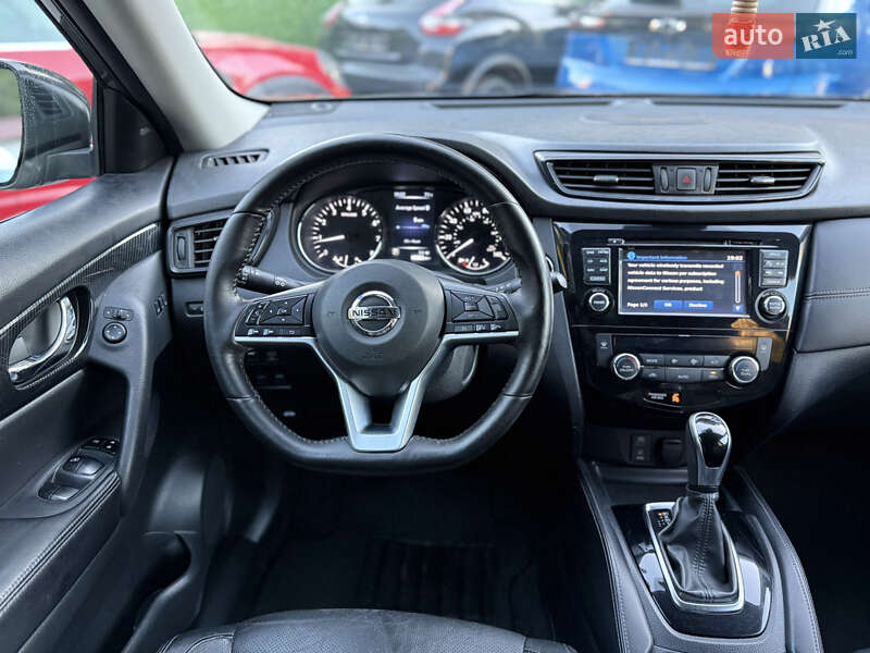 Внедорожник / Кроссовер Nissan Rogue 2017 в Одессе