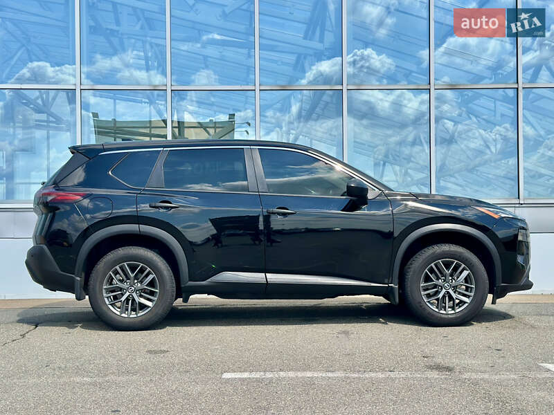 Внедорожник / Кроссовер Nissan Rogue 2021 в Киеве