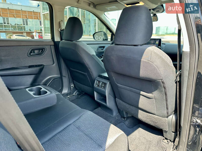 Внедорожник / Кроссовер Nissan Rogue 2021 в Киеве