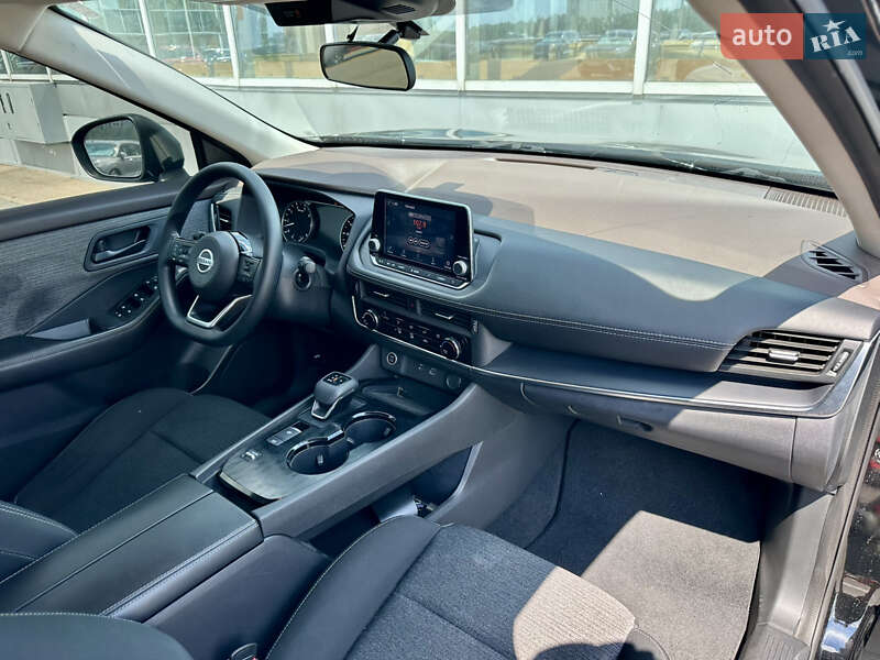 Внедорожник / Кроссовер Nissan Rogue 2021 в Киеве