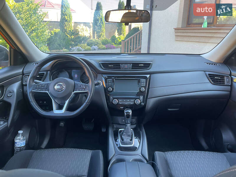 Внедорожник / Кроссовер Nissan Rogue 2018 в Кропивницком