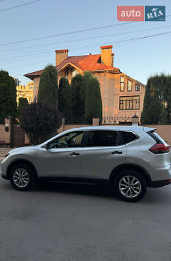 Внедорожник / Кроссовер Nissan Rogue 2017 в Харькове