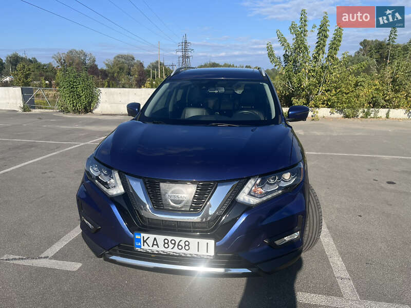 Внедорожник / Кроссовер Nissan Rogue 2017 в Ирпене