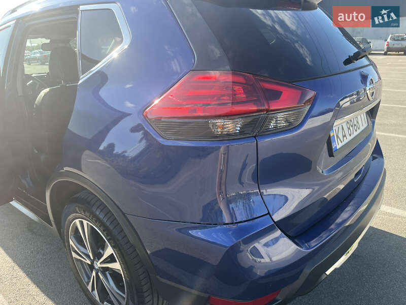 Внедорожник / Кроссовер Nissan Rogue 2017 в Ирпене