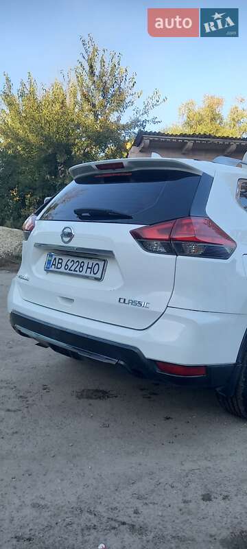 Позашляховик / Кросовер Nissan Rogue 2017 в Городківці