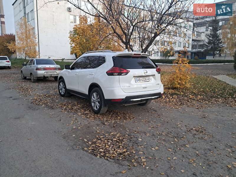 Позашляховик / Кросовер Nissan Rogue 2017 в Городківці