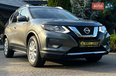 Позашляховик / Кросовер Nissan Rogue 2017 в Львові