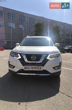 Внедорожник / Кроссовер Nissan Rogue 2018 в 