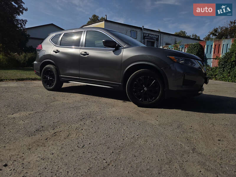 Внедорожник / Кроссовер Nissan Rogue 2016 в Полтаве