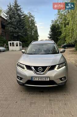 Внедорожник / Кроссовер Nissan Rogue 2016 в 