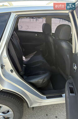 Внедорожник / Кроссовер Nissan Rogue 2014 в 