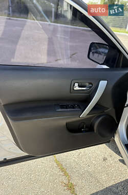 Внедорожник / Кроссовер Nissan Rogue 2014 в 