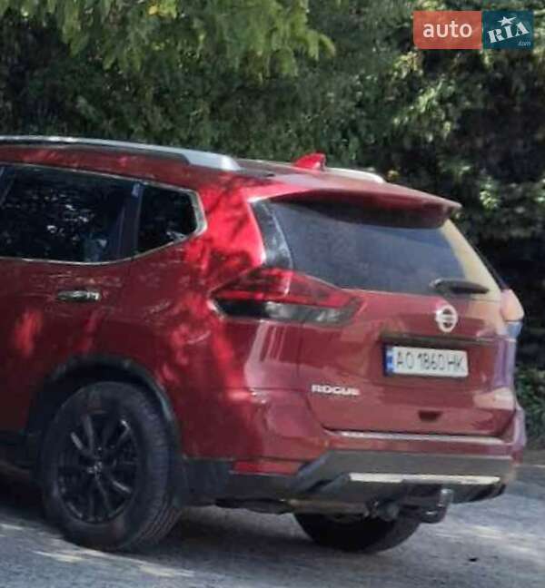 Внедорожник / Кроссовер Nissan Rogue 2017 в Мукачево