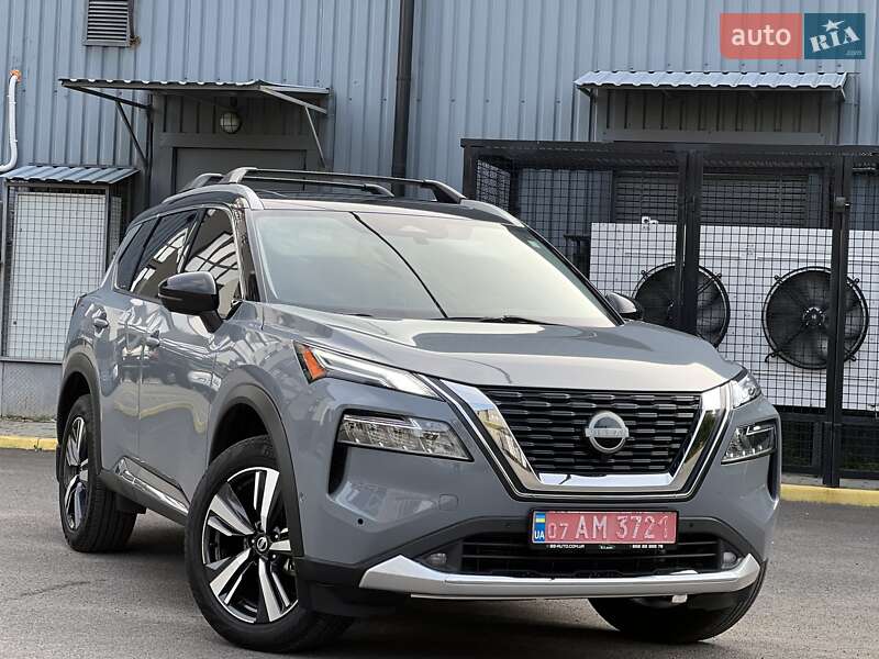 Внедорожник / Кроссовер Nissan Rogue 2023 в Ужгороде