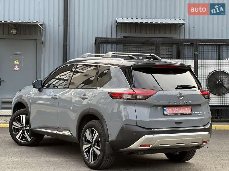 Внедорожник / Кроссовер Nissan Rogue 2023 в Ужгороде
