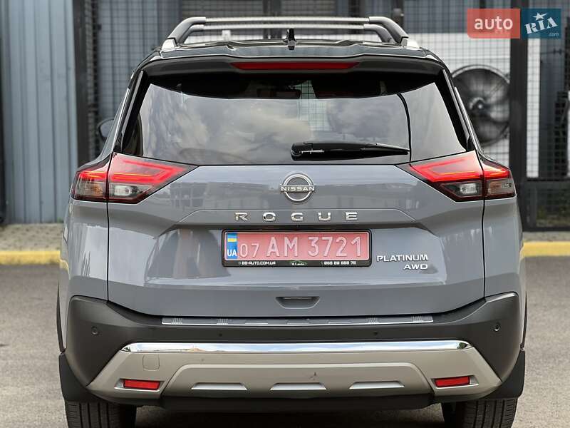 Внедорожник / Кроссовер Nissan Rogue 2023 в Ужгороде