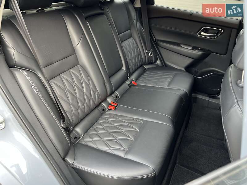 Внедорожник / Кроссовер Nissan Rogue 2023 в Ужгороде