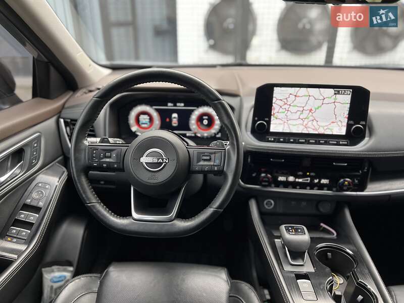 Внедорожник / Кроссовер Nissan Rogue 2023 в Ужгороде