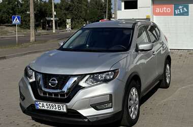 Внедорожник / Кроссовер Nissan Rogue 2016 в Черкассах