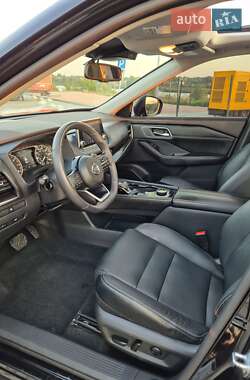 Внедорожник / Кроссовер Nissan Rogue 2021 в 
