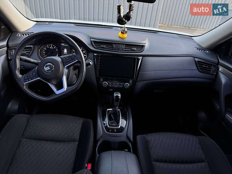 Внедорожник / Кроссовер Nissan Rogue 2017 в Киеве