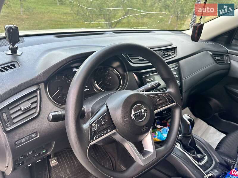 Позашляховик / Кросовер Nissan Rogue 2017 в Городківці