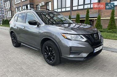 Позашляховик / Кросовер Nissan Rogue 2018 в Житомирі