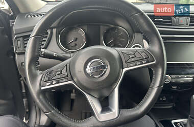 Внедорожник / Кроссовер Nissan Rogue 2018 в 