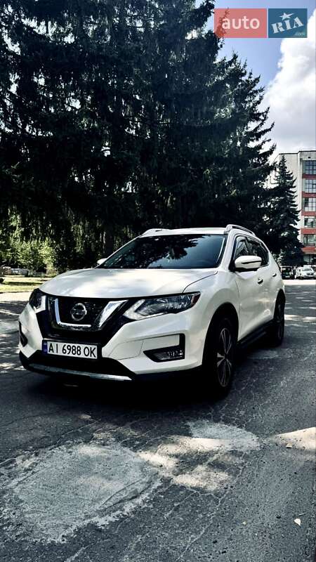 Внедорожник / Кроссовер Nissan Rogue 2017 в 