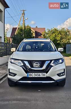 Внедорожник / Кроссовер Nissan Rogue 2016 в Львове