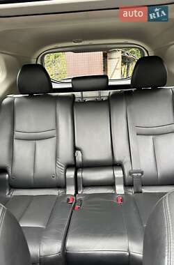 Позашляховик / Кросовер Nissan Rogue 2014 в 