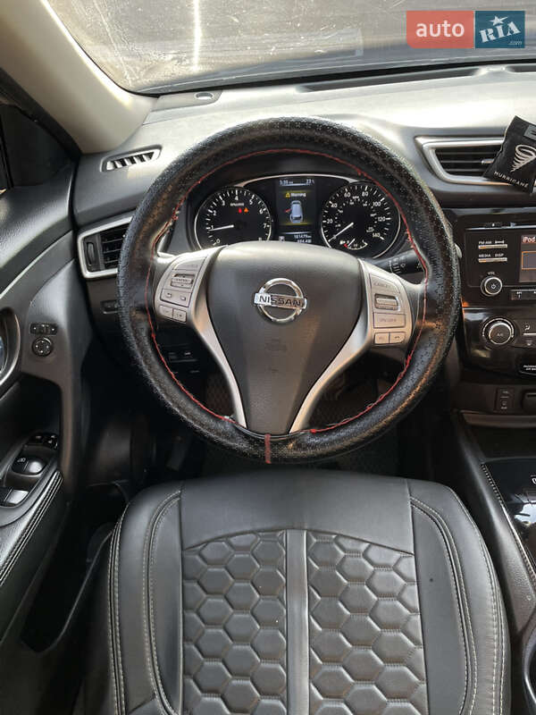 Внедорожник / Кроссовер Nissan Rogue 2016 в Одессе